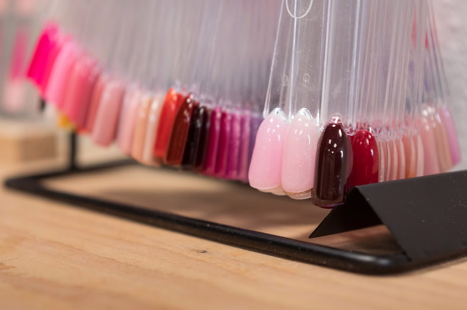 Kleurenstaal met nagellakkleuren bij Sparklezz Beauty